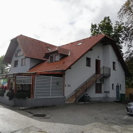 Apartment Fajn *